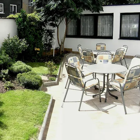 维多利亚酒店 3*