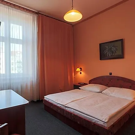 Victoria Hotel 3*