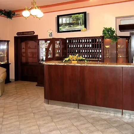 维多利亚酒店 3*