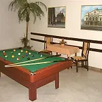 Victoria 3*