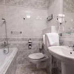 Victoria Hotel 3*